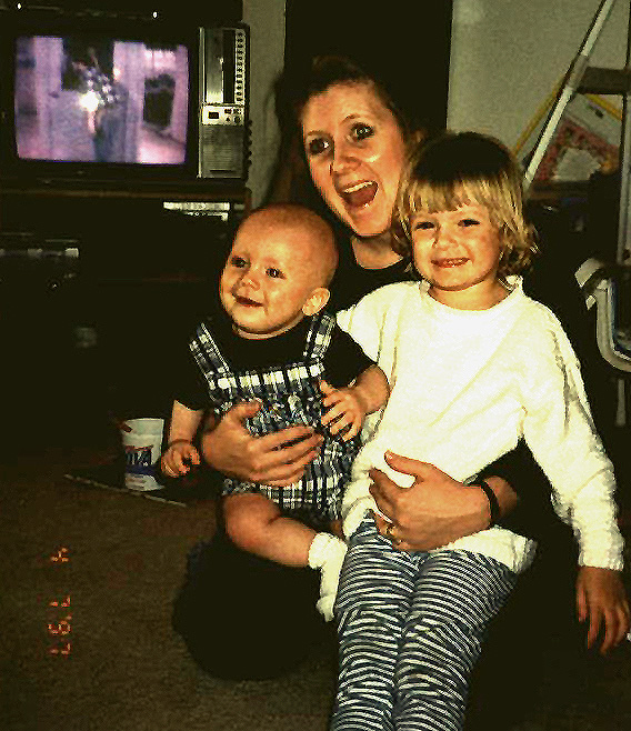 #1997-04-07 #2 LaVonne & children. CO..jpg